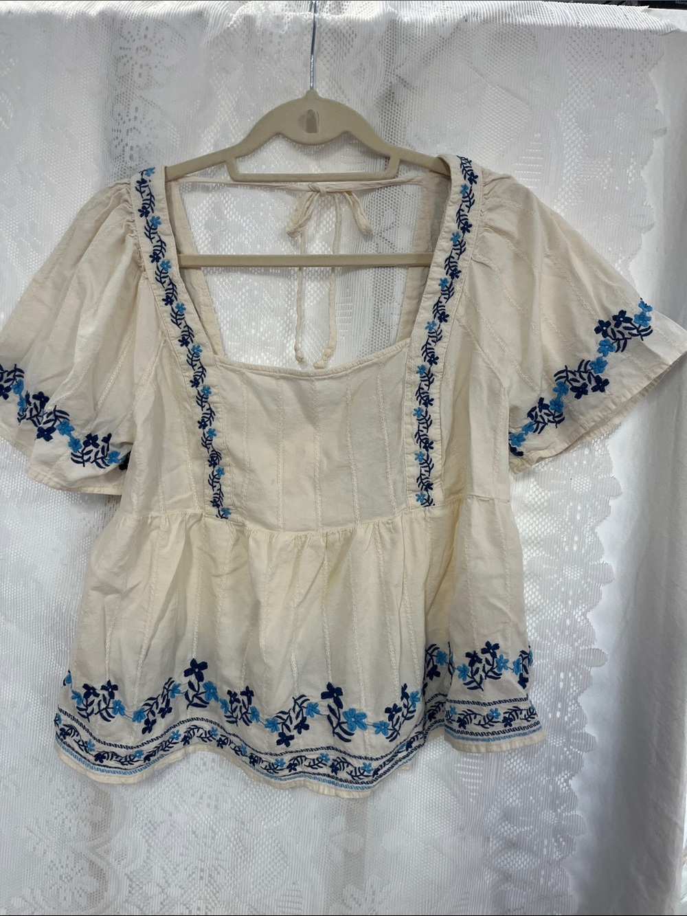 Old Navy Boho Embroidered Cream Peplum Top with Blue Floral Trim L